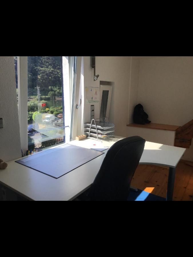 Doppelzimmer Dachgeschoss, Schnelles Wlan, Arbeitsplatz Und Garten Winningen Exterior foto