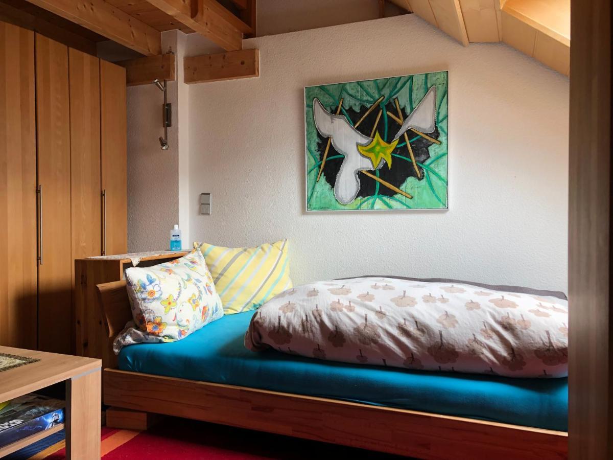 Doppelzimmer Dachgeschoss, Schnelles Wlan, Arbeitsplatz Und Garten Winningen Exterior foto