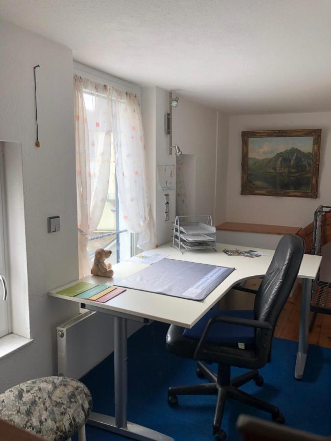 Doppelzimmer Dachgeschoss, Schnelles Wlan, Arbeitsplatz Und Garten Winningen Exterior foto